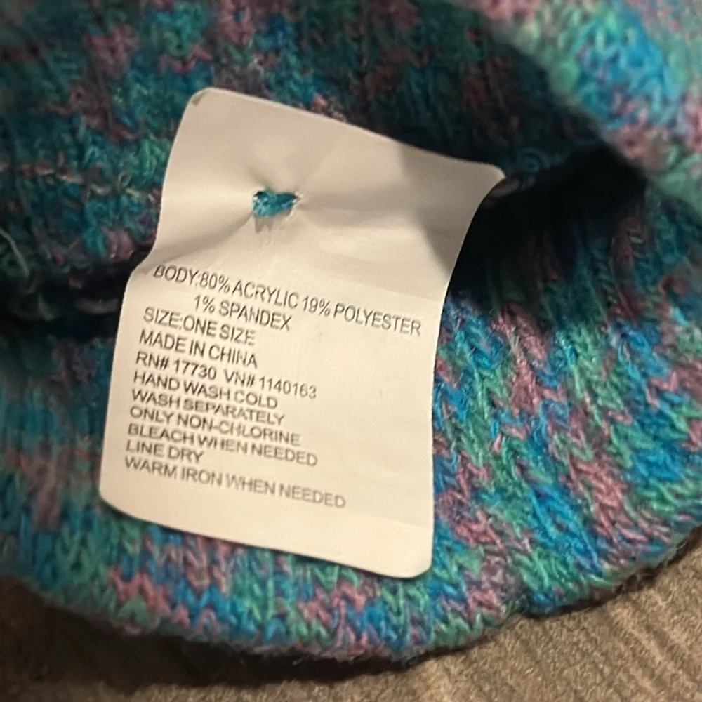 Women’s multi color mittens or gloves. Teal pink blue green. Size medium.